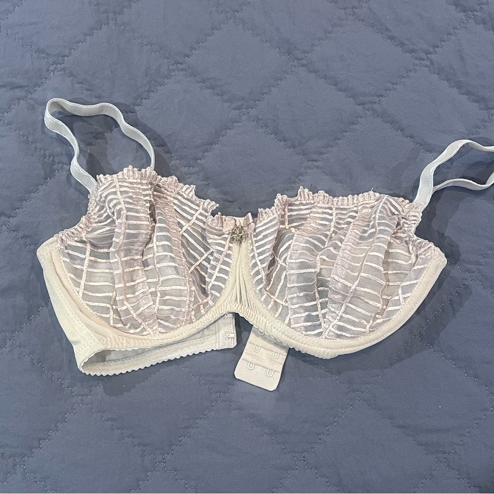 Beige Elegant Sheer Striped Bra Comexim 65H Slightly used in excellent condition